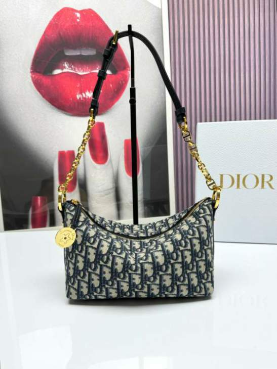 Picture of Dior Handbags _SKUfw239301851fw